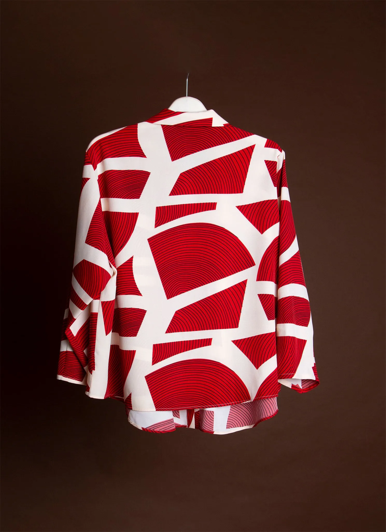 Annato Long Sleeve Button-Up Collar Shirt (Unisex) - Red Lá Găng Leaf Print