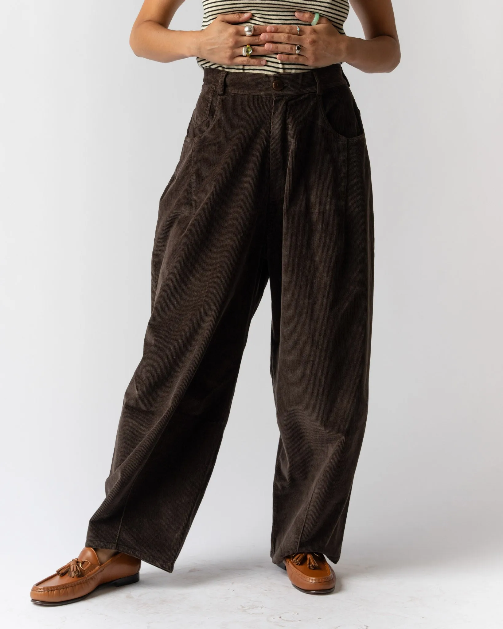 Cordera Corduroy Baggy Pants in Brown