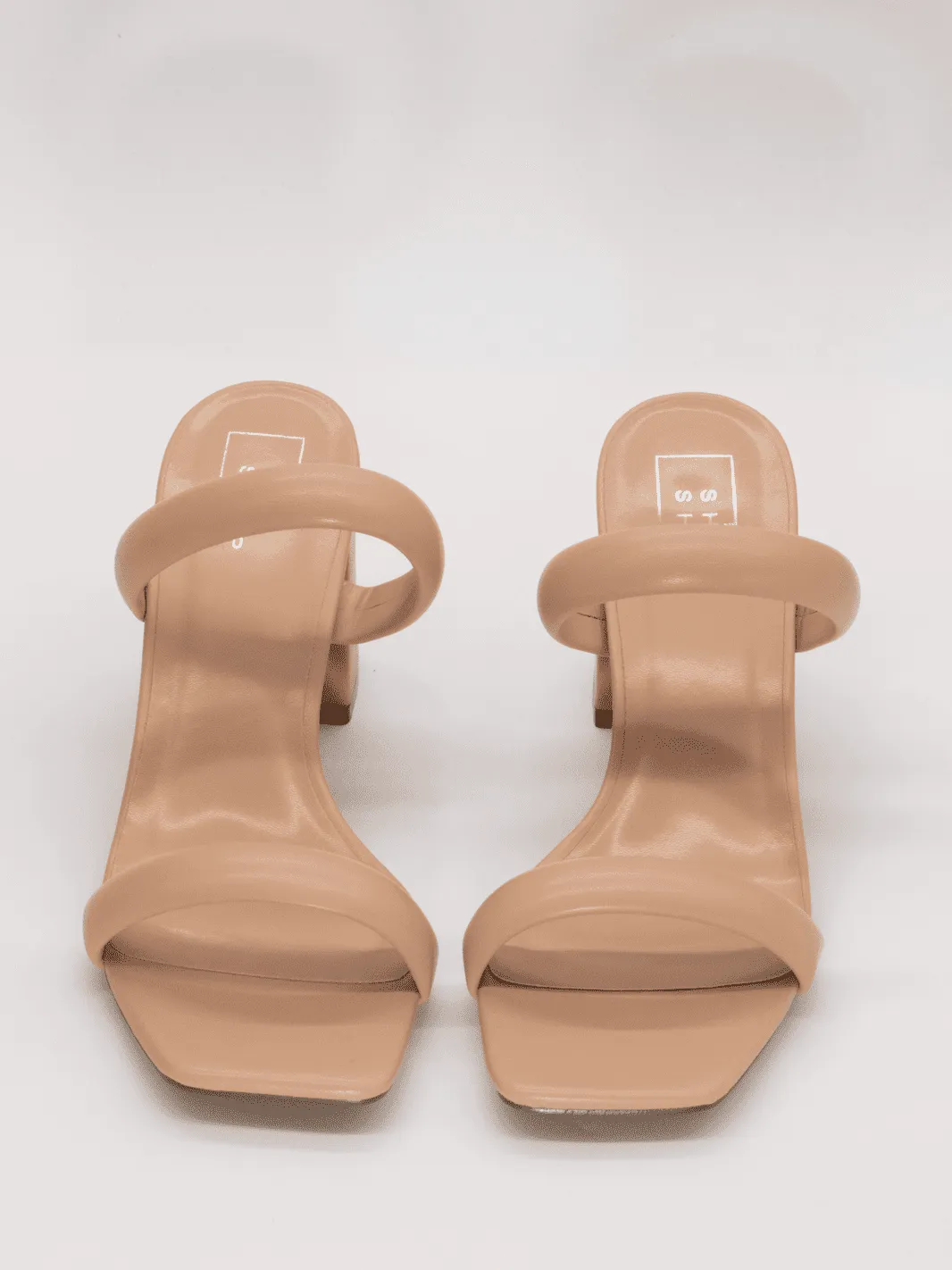 Farah Nude - Heels