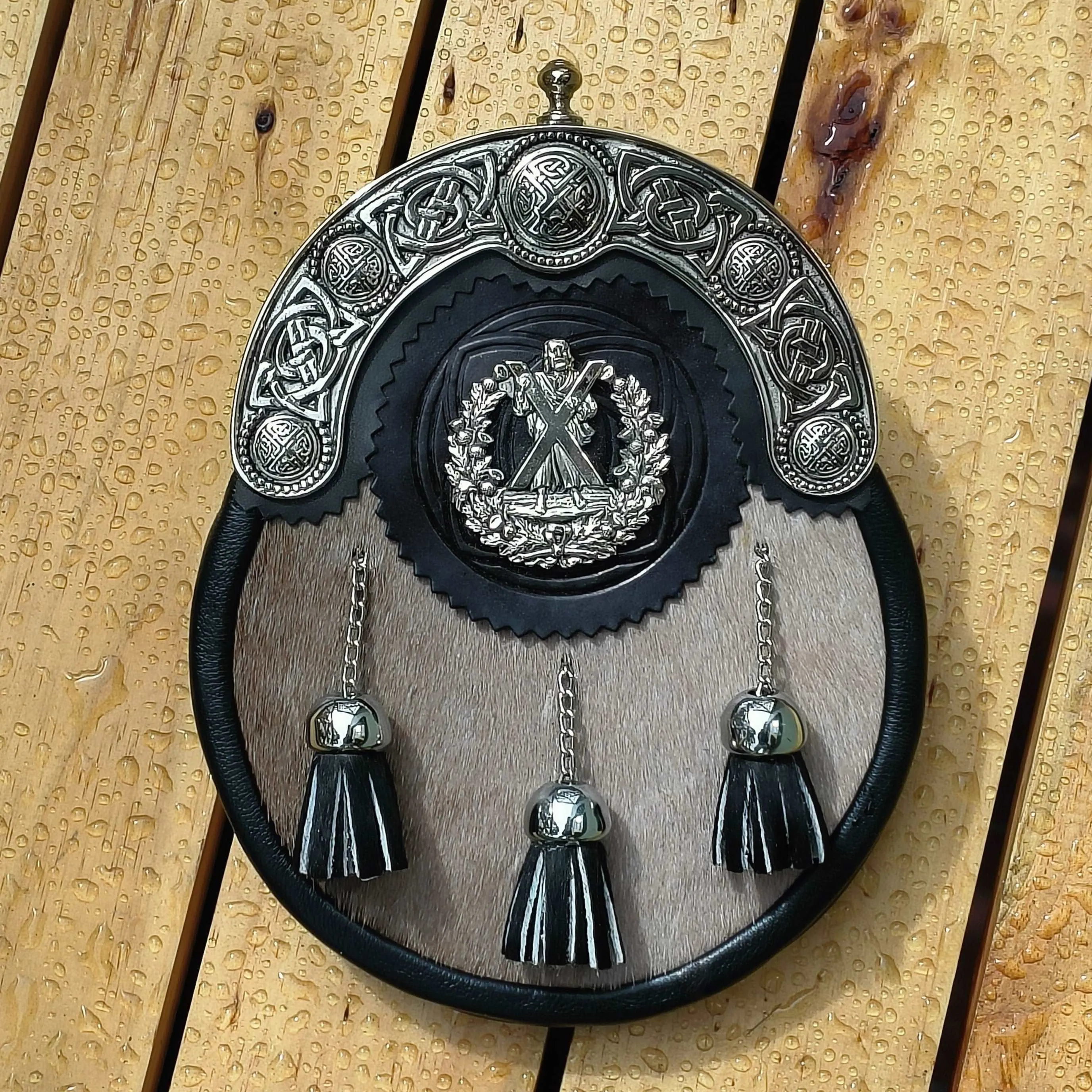 FIVE SHIELD ST ANDREW GEMSBOK
