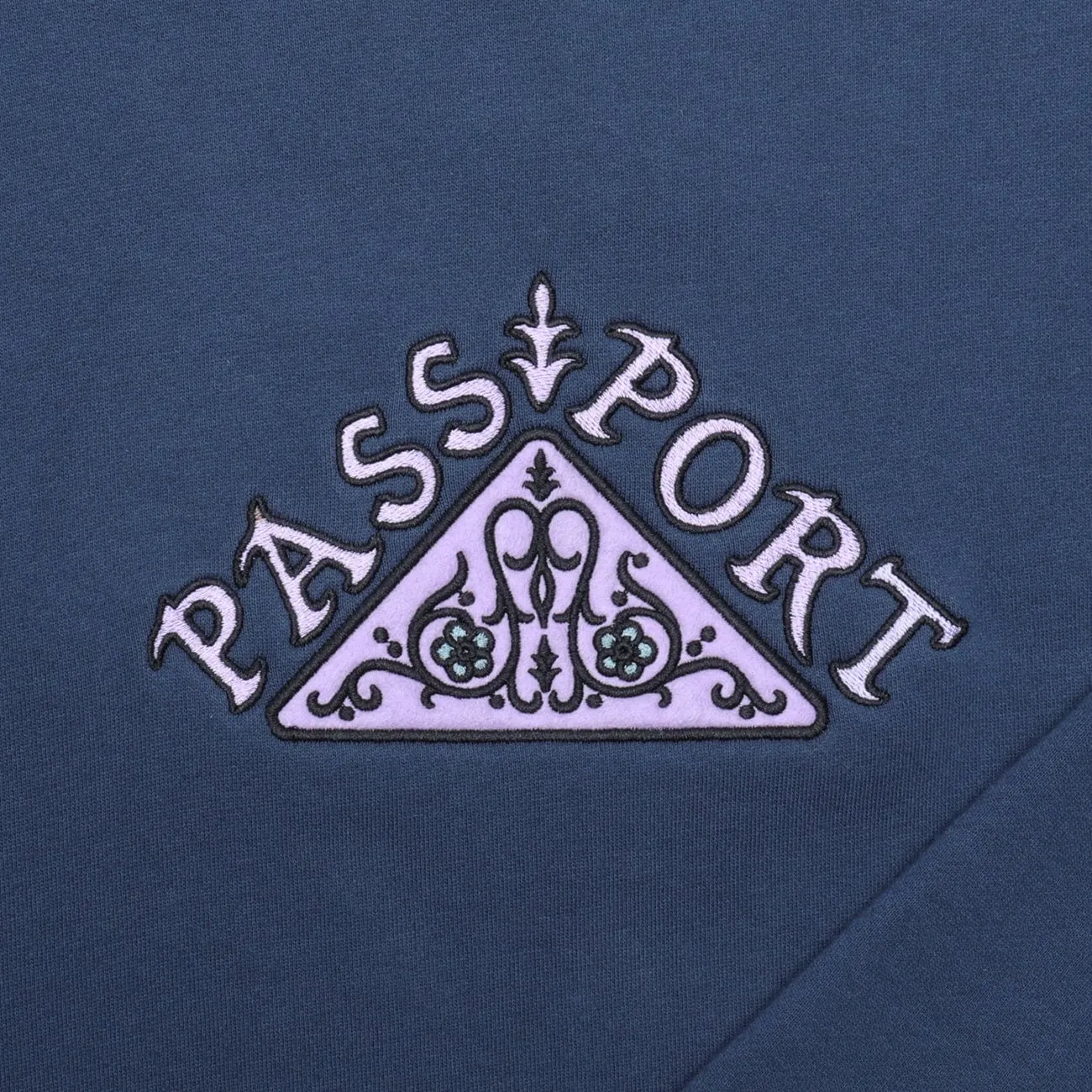 Pass~Port Manuscript Crewneck Herren