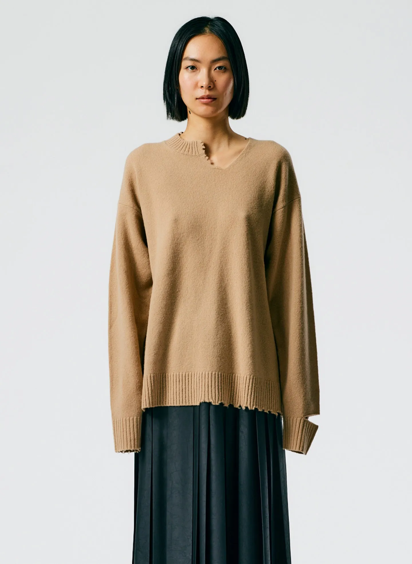 Soft Lambswool Cutout Neckband Pullover