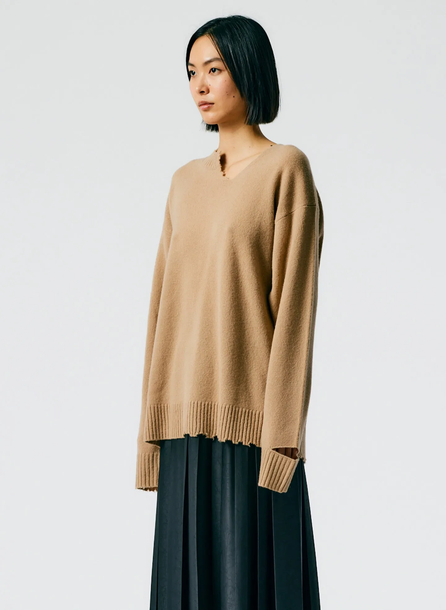 Soft Lambswool Cutout Neckband Pullover