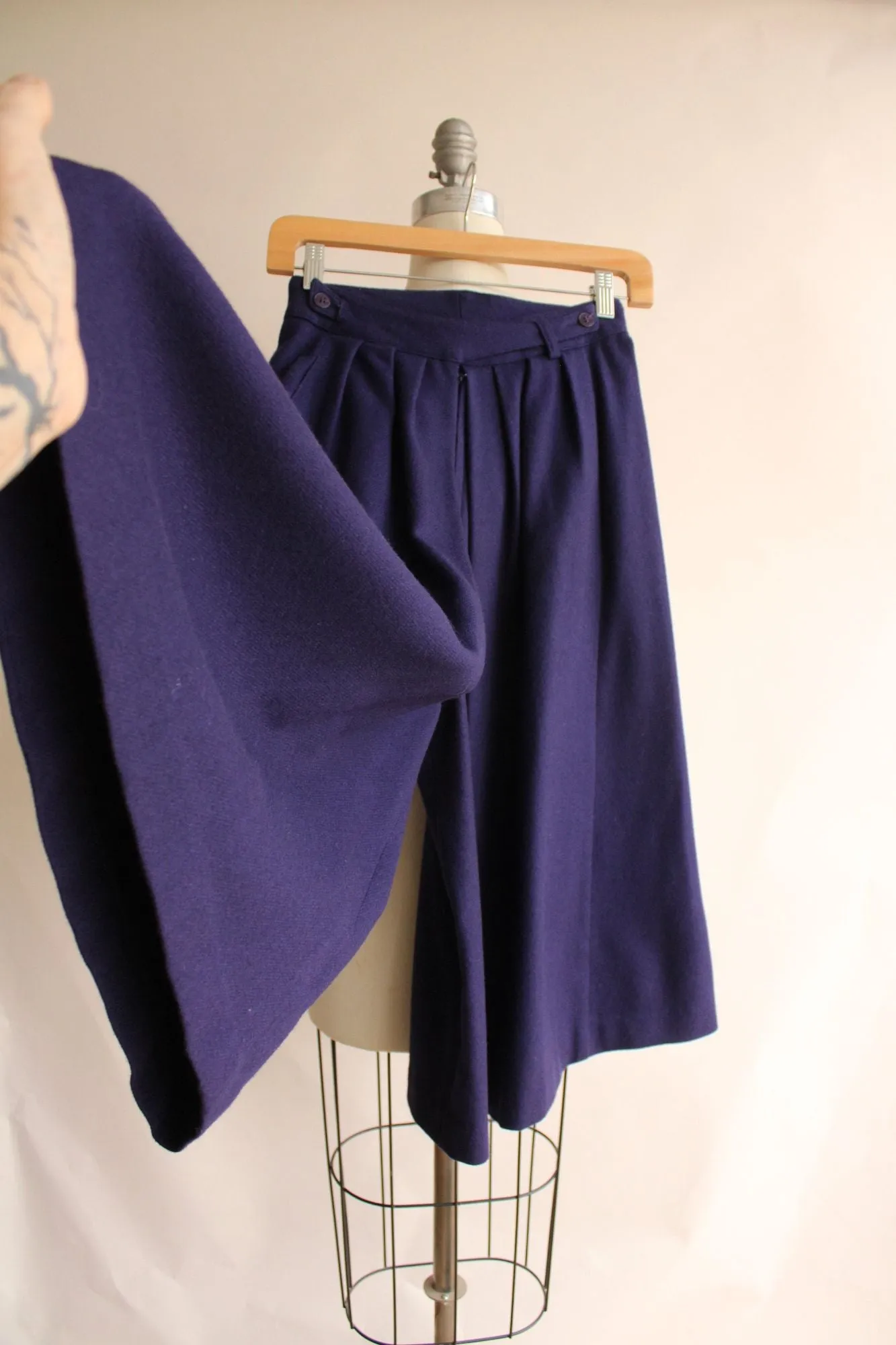 Vintage 1980s Finity Ann Taylor Navy Blue Wool Culottes